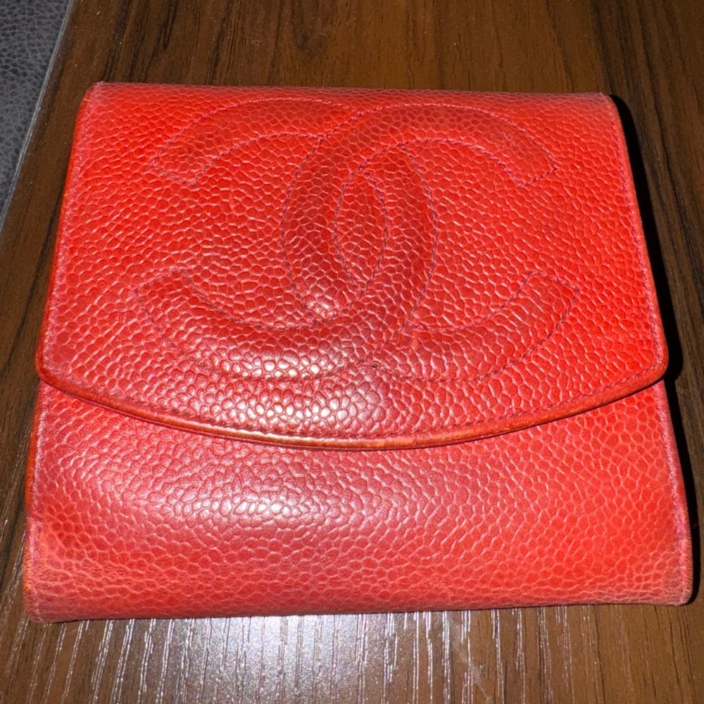 CHANEL Classic Caviar Bifold Leather Wallet